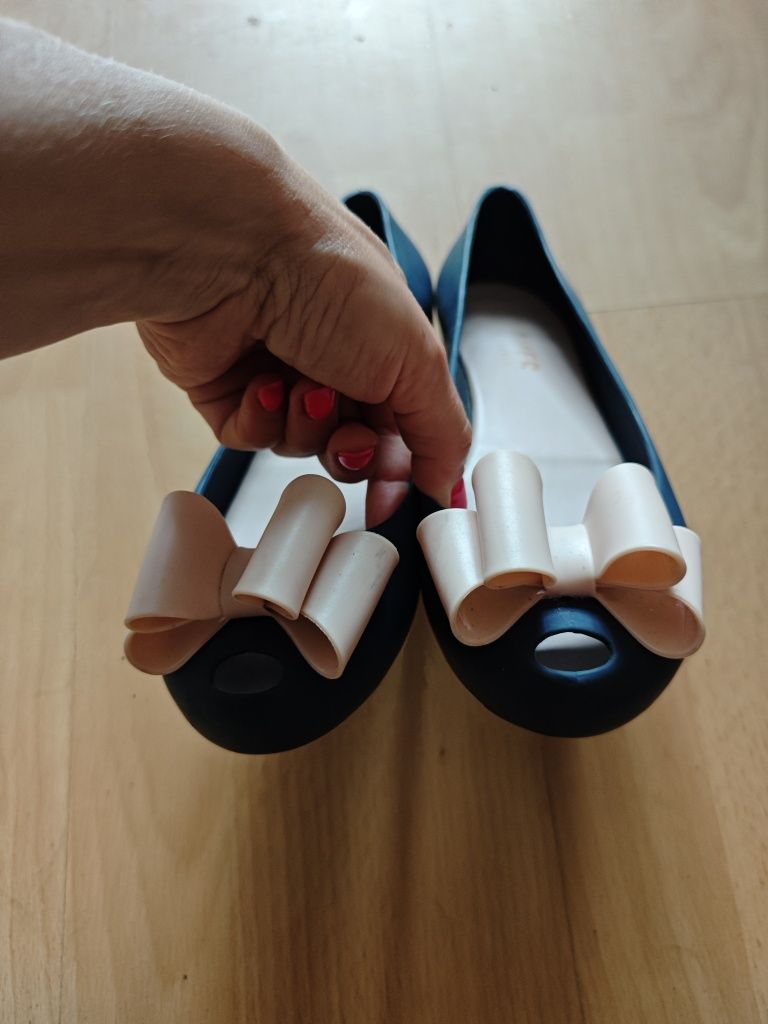 Buty balerinki kokardą 39