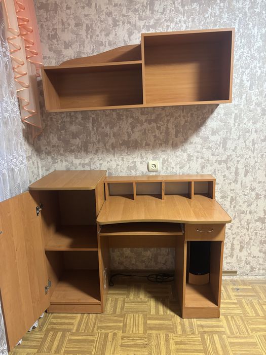 Письмовий стіл