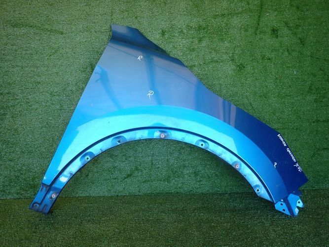 NISSAN QASHQAI II 13- błotnik prawy przedni przód