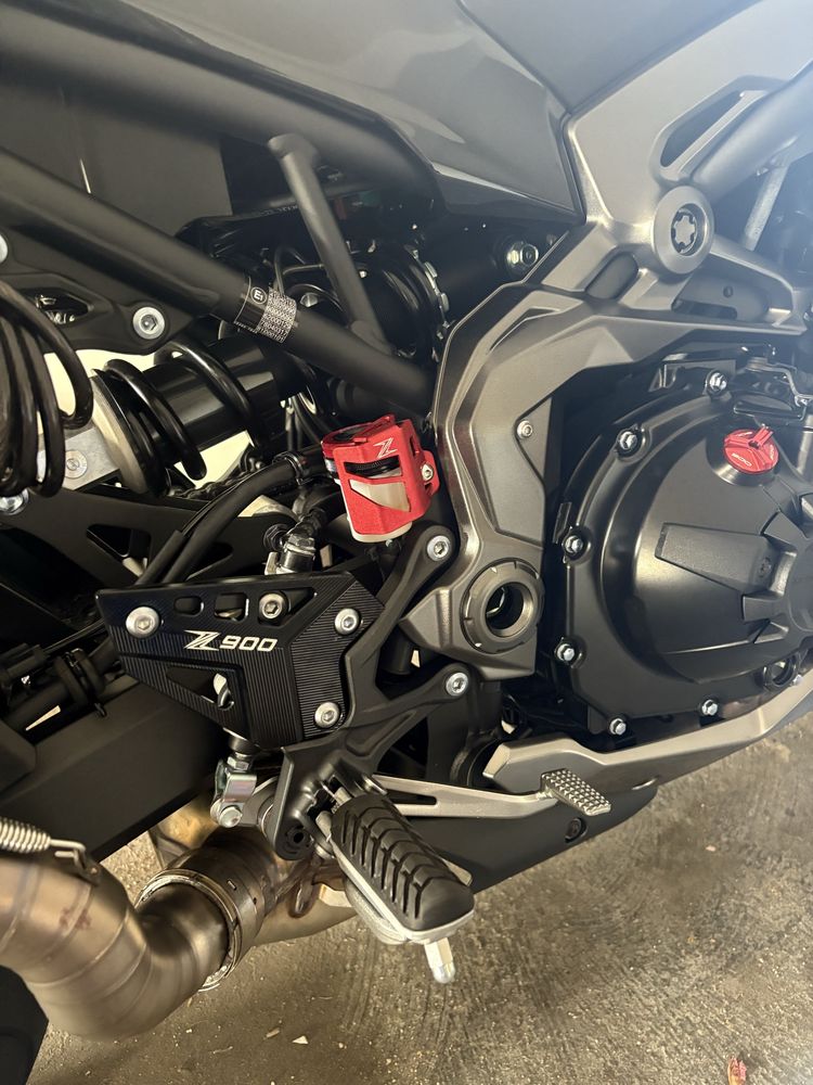 kawasaki Z900 ano 2023