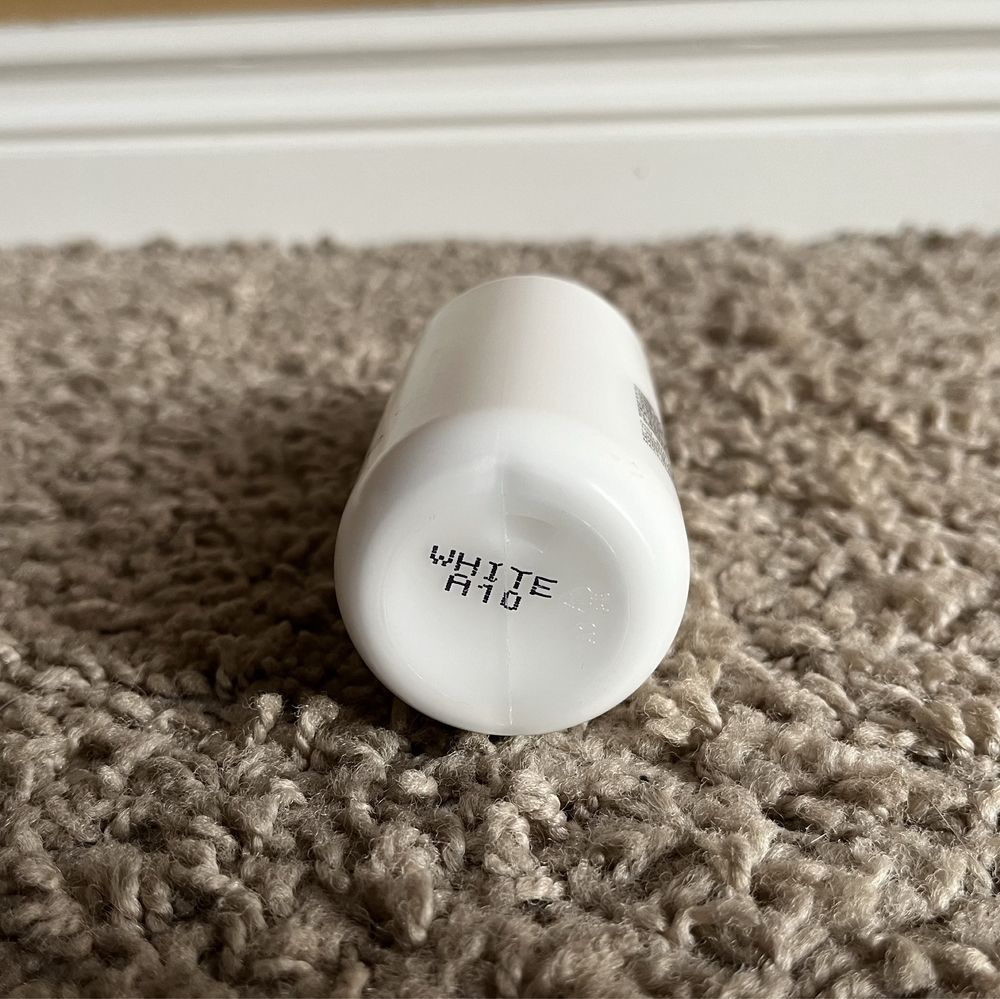 Mac Studio Face and Body 120ml A10 White podkład fluid do rozjaśniania