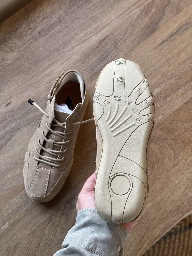 Sapatos novos confortáveis