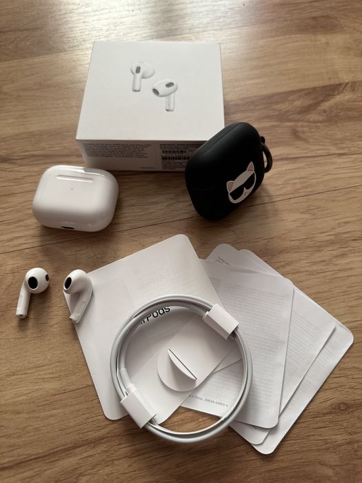 Słuchawki Apple AirPods Air Pods 3 Magsafe oryginalne z x-kom jak nowe