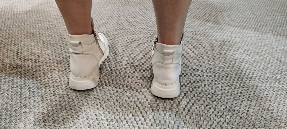 Кросовки, ботинки  женские утеплённые кожаные