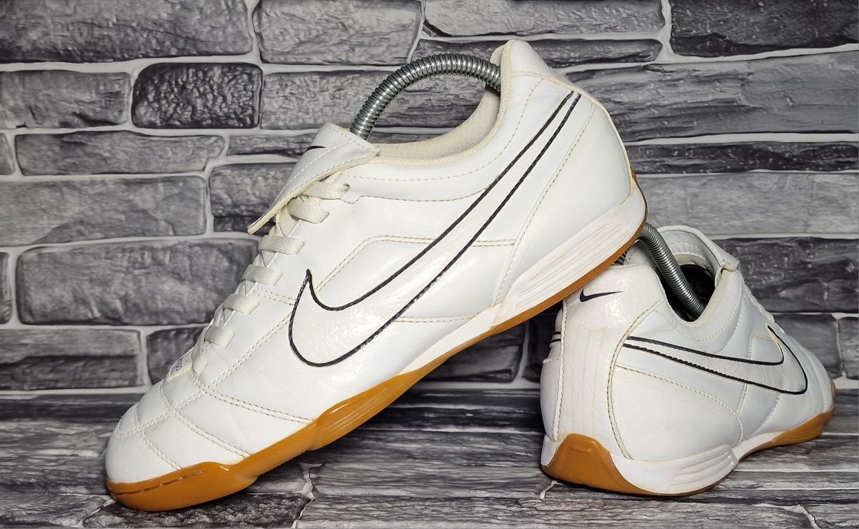 40р. Футзалки Nike Tiempo