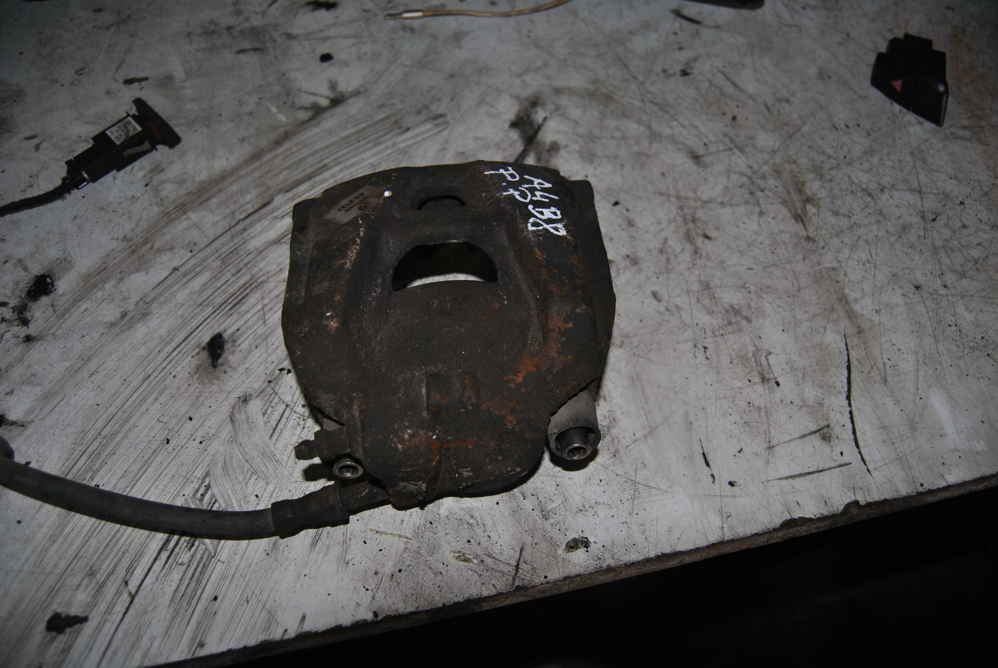 Zacisk pp Audi A4 B8 2.0tdi