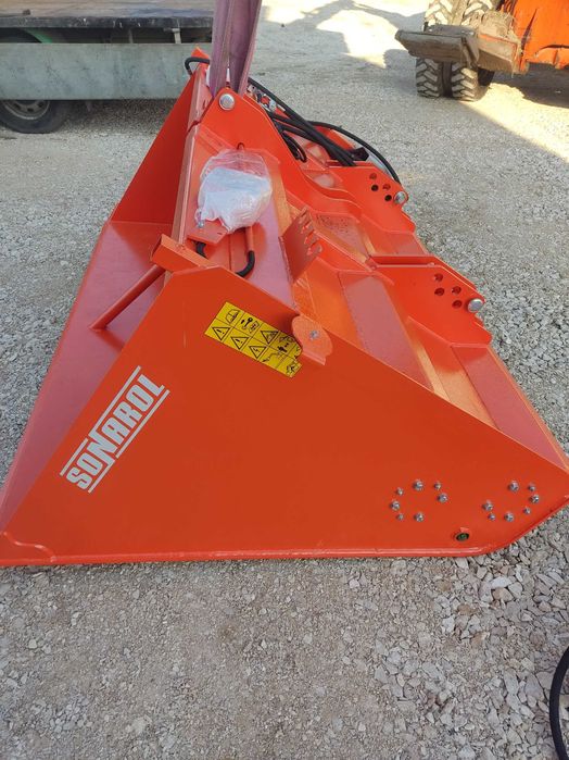 posypywarka piaskarko-solarka 2.0m hydrauliczna nowa solidna