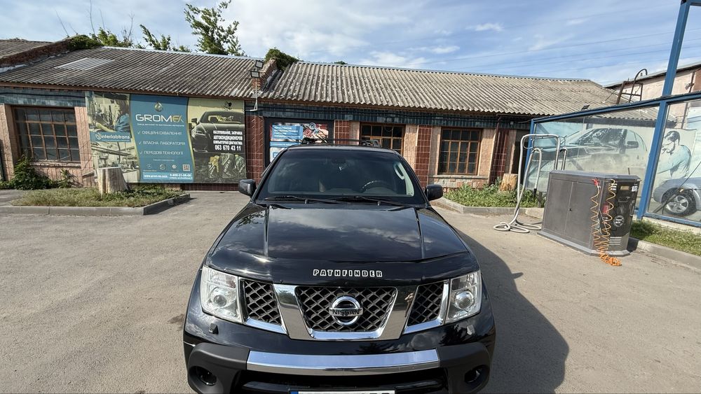 Nissan pathfinder 4л V6