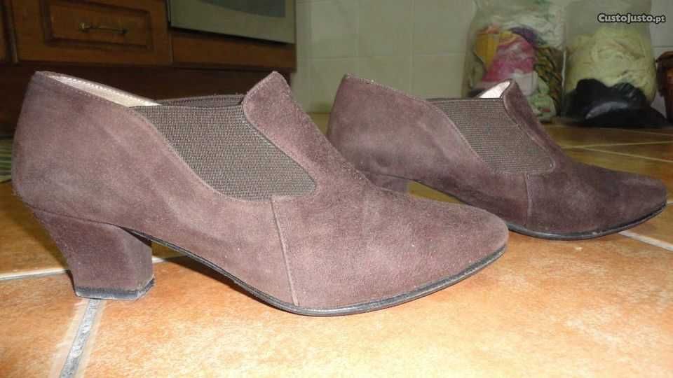 Sapatos de senhora em camurça castanho Sanzé