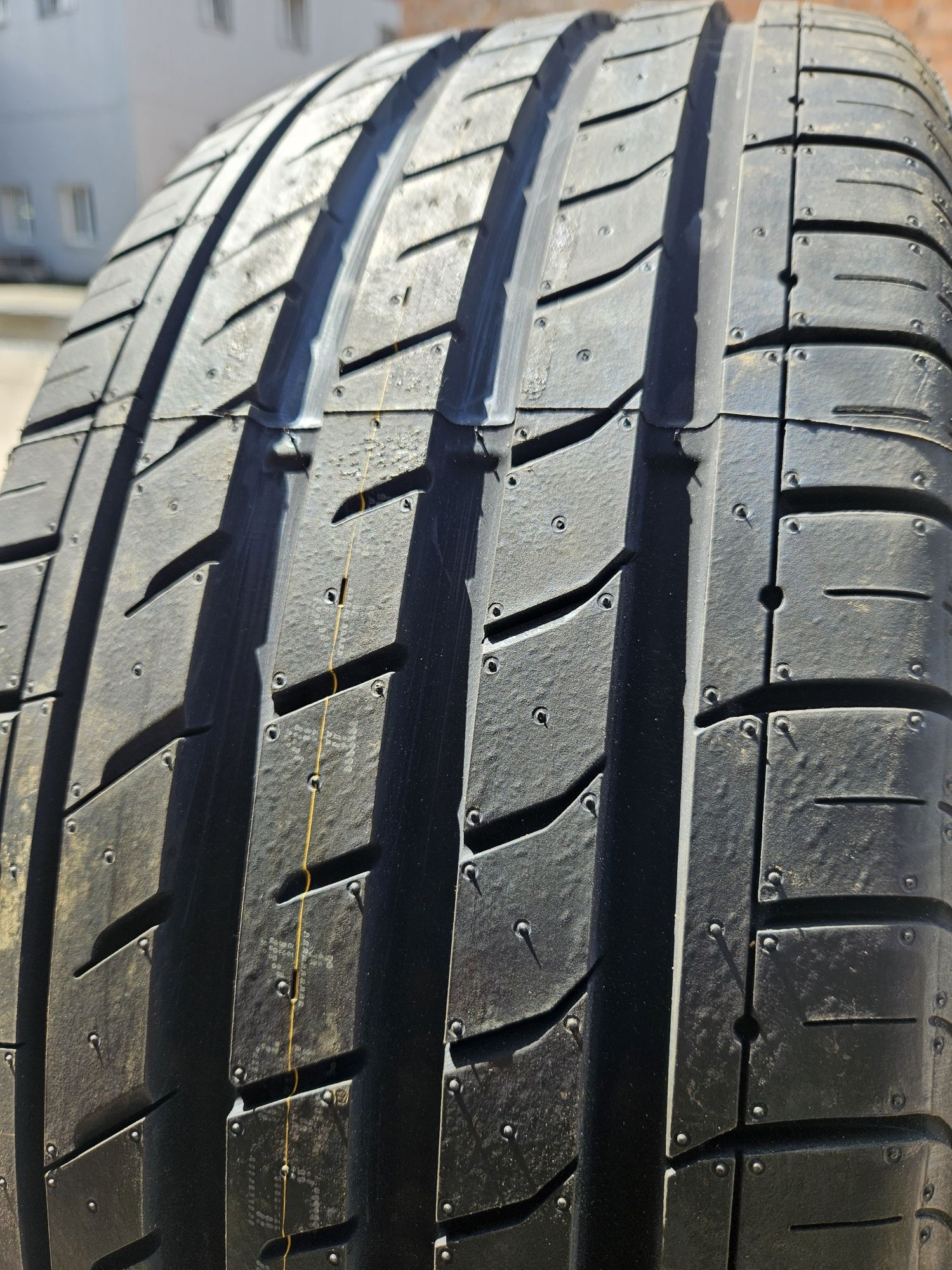 245/45r19 Nexen Nfera su1 нові 2шт.