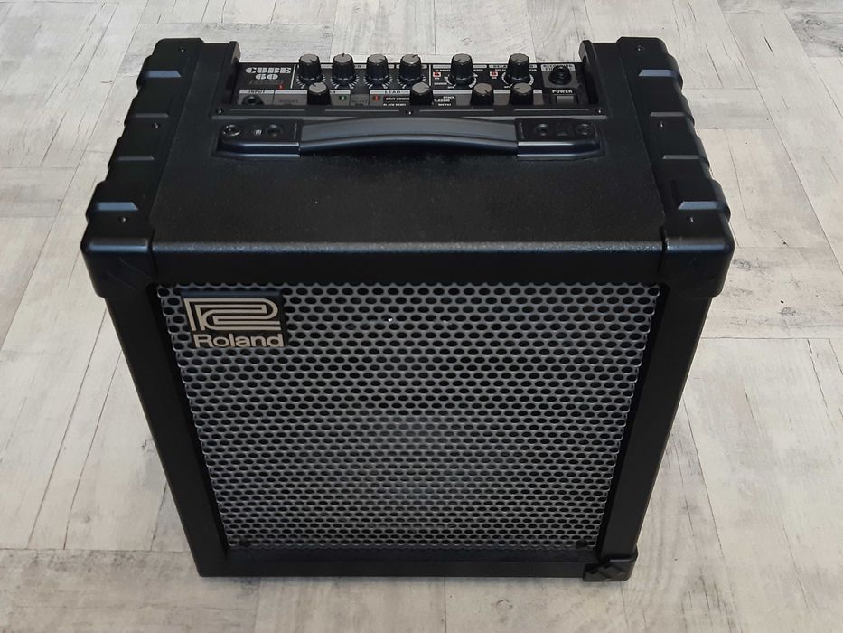 Super Wzmacniacz Roland Cube 60-efekty Boss-wyjście na kolumnę-zamiana