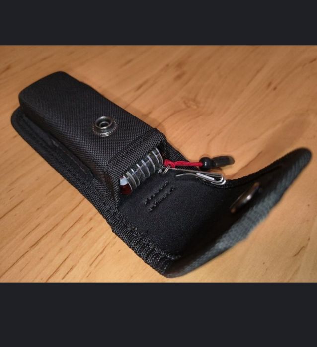 Scyzoryk Victorinox SwissChamp 33 funkcje,plus etui.