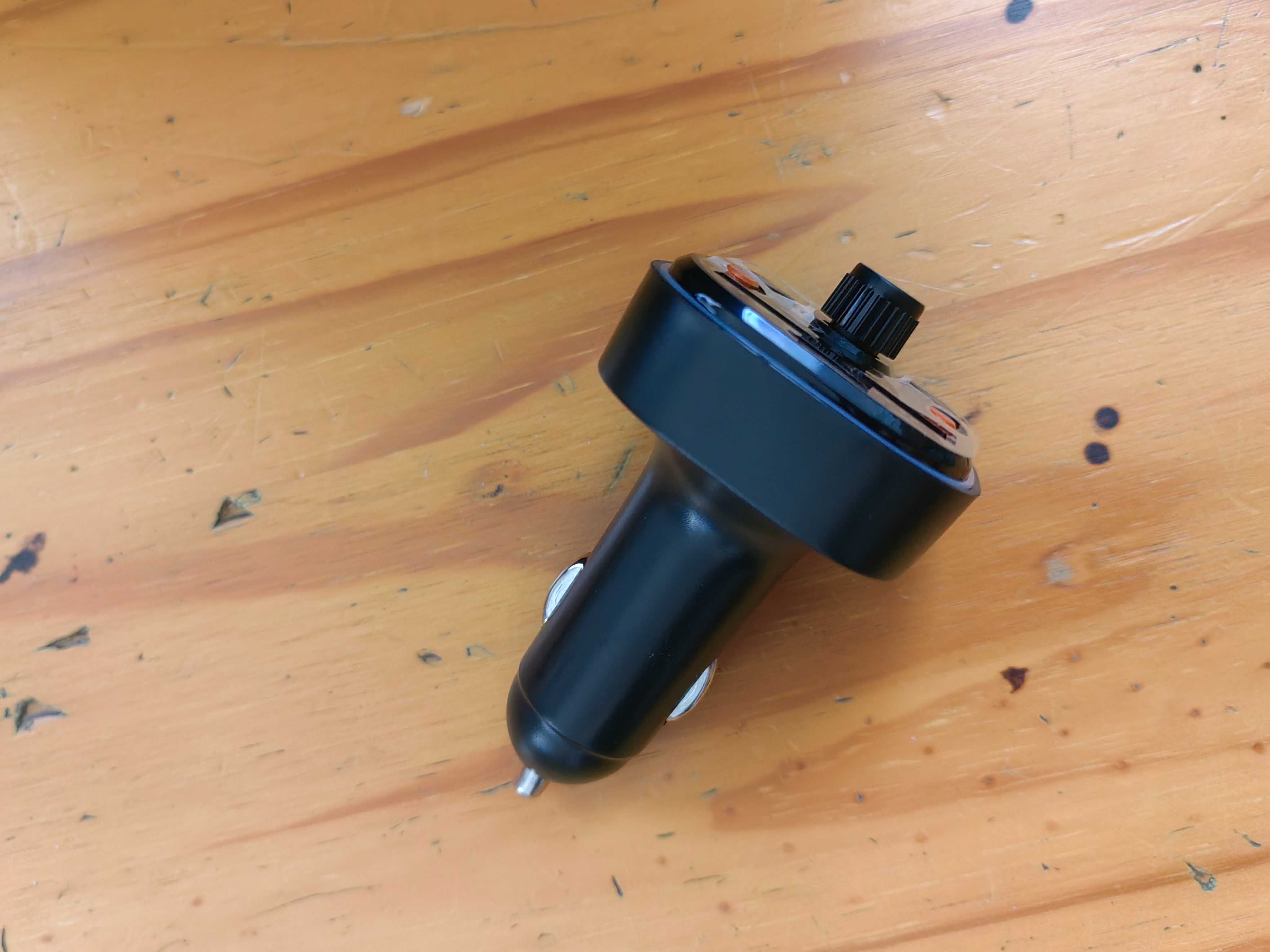 Transmiter samochodowy bluetooth USB Led