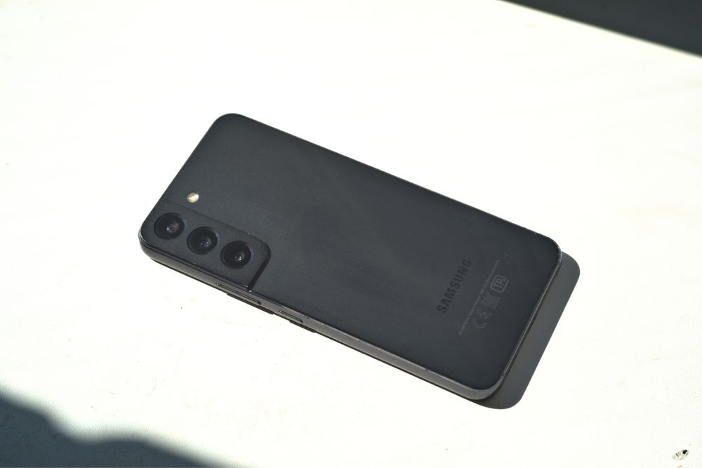 Смартфон Samsung Galaxy s22 8/256