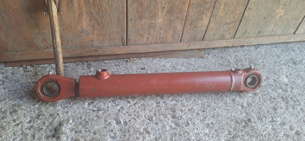 Siłownik hydrauliczny 52cm-77cm  Nowy