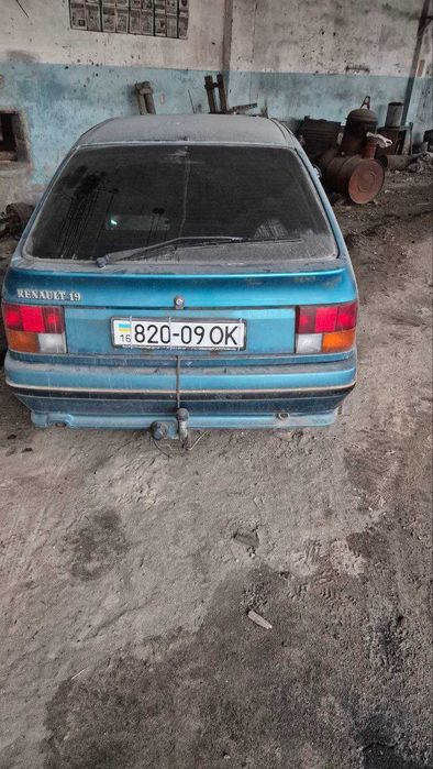 Продам не находу Рено 19