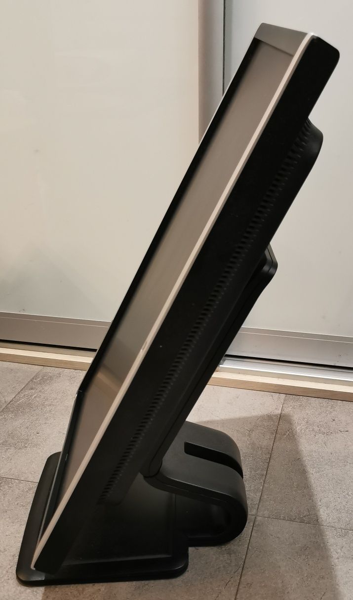 Monitor 24 całe HP Compaq LA2405wg