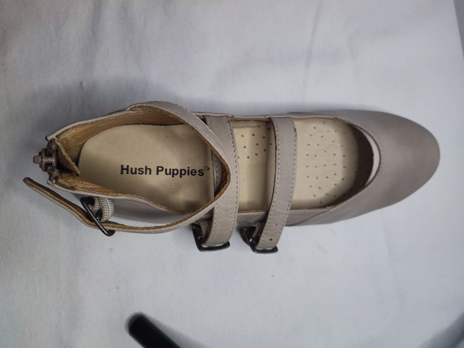 Sapatos da Hush puppies®