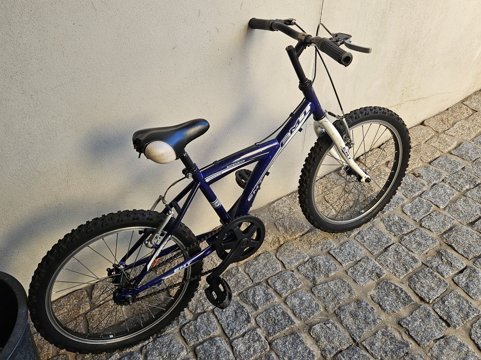 Bicicleta de transição em bom estado de.uso para criança até 10 anos