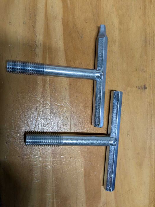 Chave de Tampa Saneamento tipo Parafuso Hexagonal