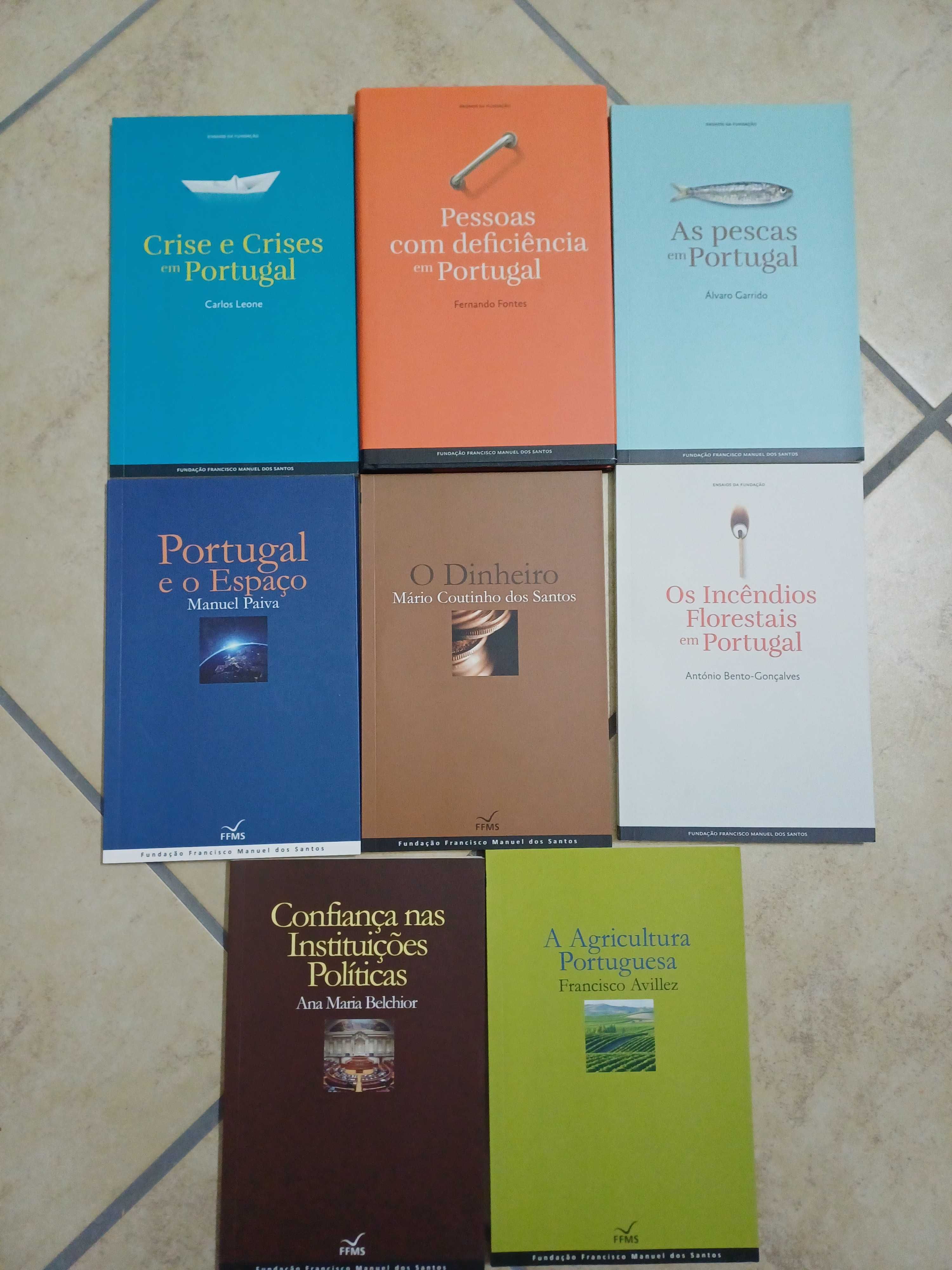 Varios livros para desocupar