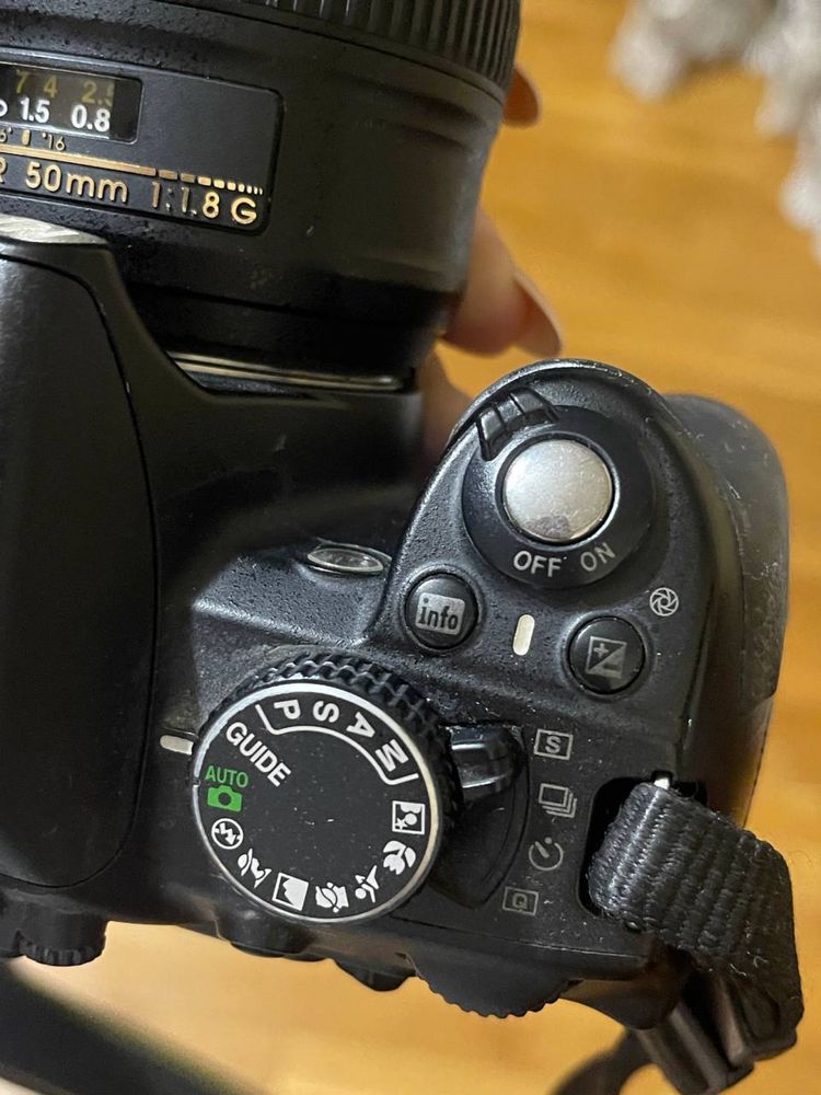 Nikon D3100  чудовий стан