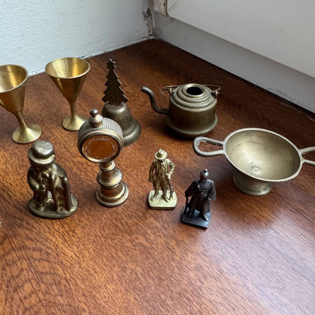 Miniatury z Mosiądzu Figurki Naczynia Retro Antyk