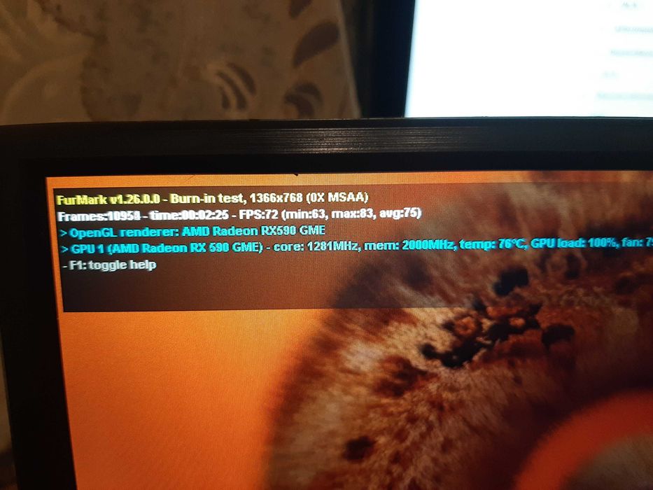 игровой компьютер, современный небольшой cистемный блок