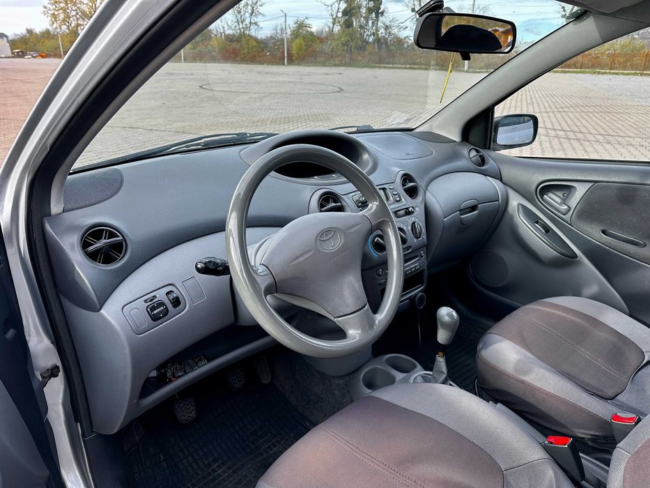 2001 Toyota Yaris