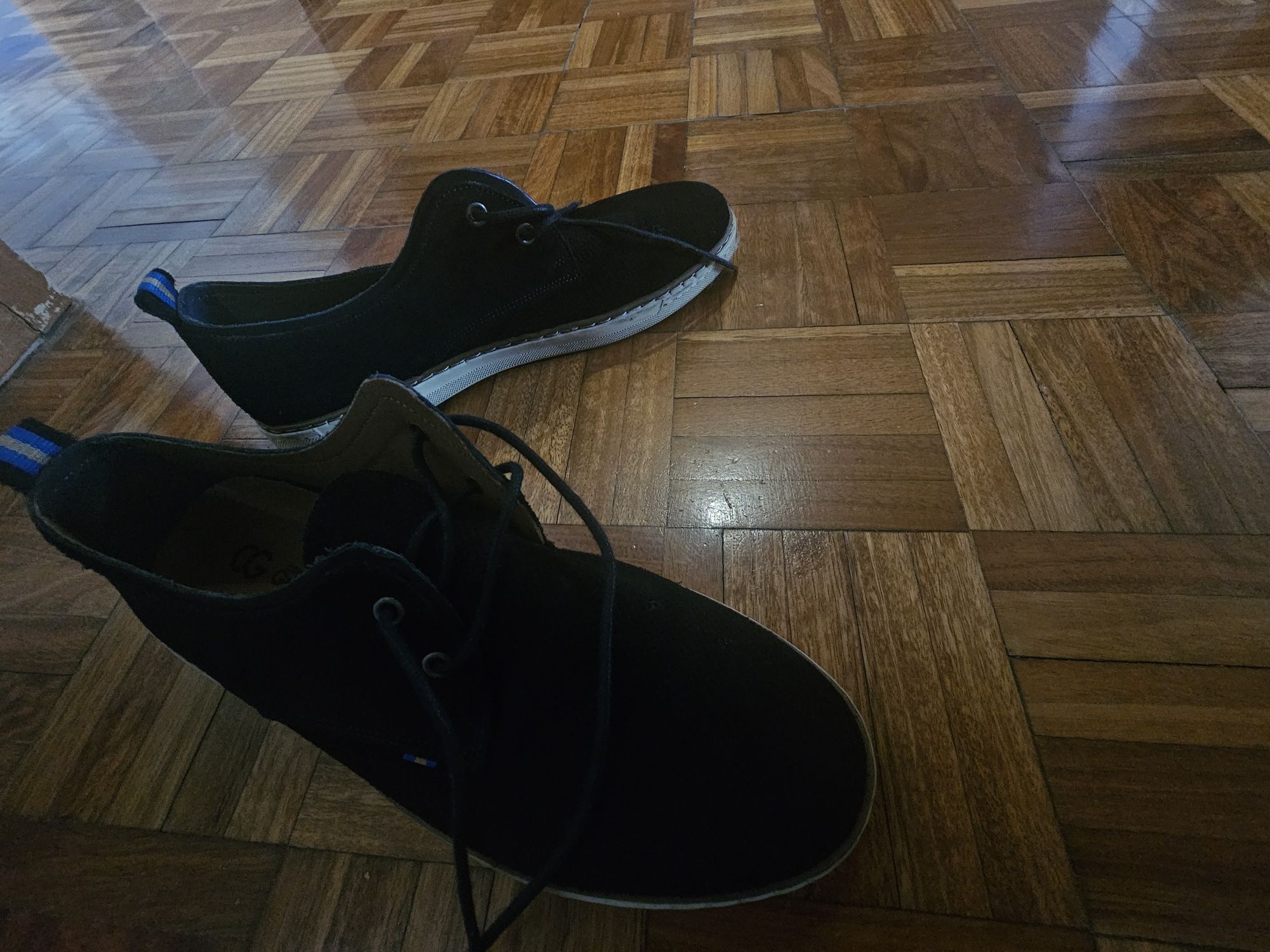 Sapatos de rapaz