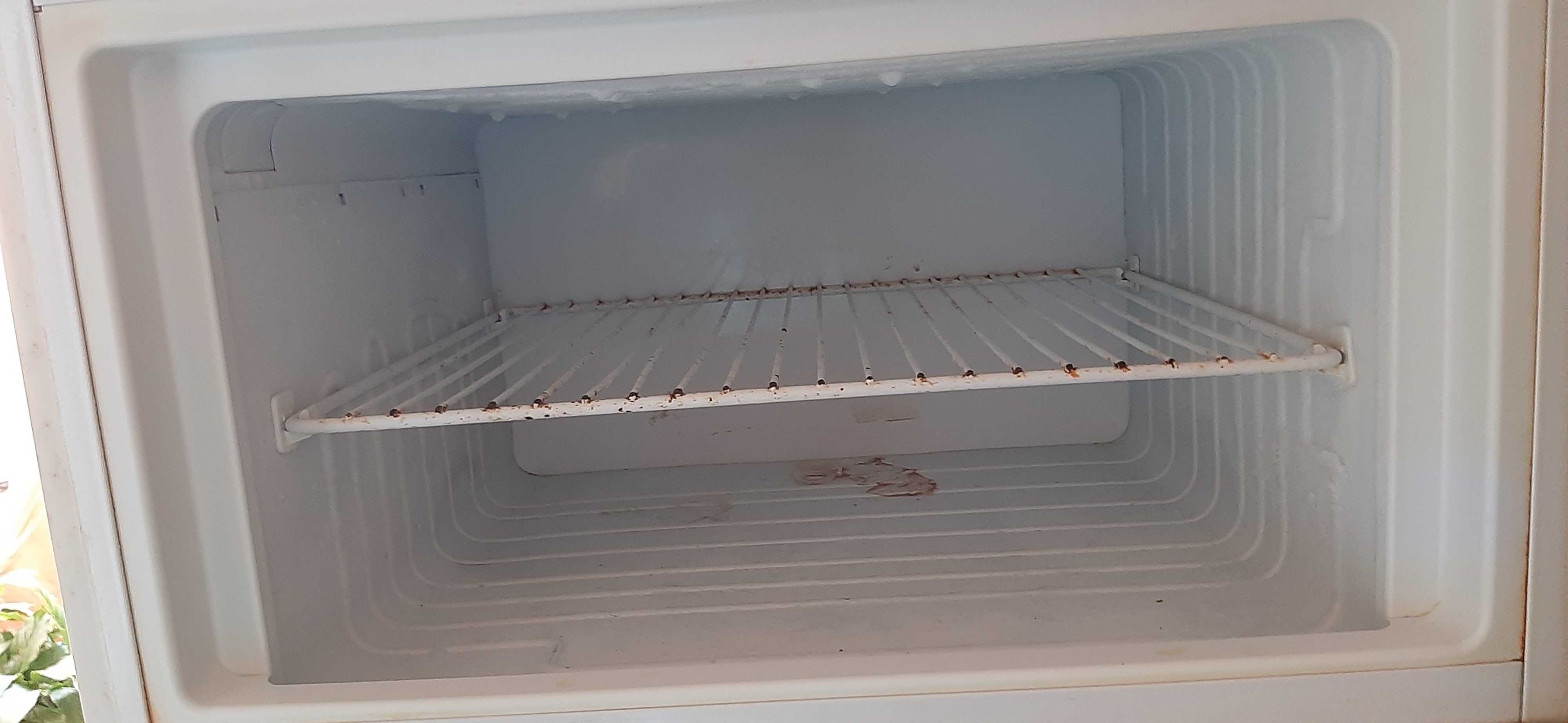 продам холодильник Атлан