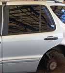 DRZWI TYLNE LEWE MERCEDES-BENZ ML I W163