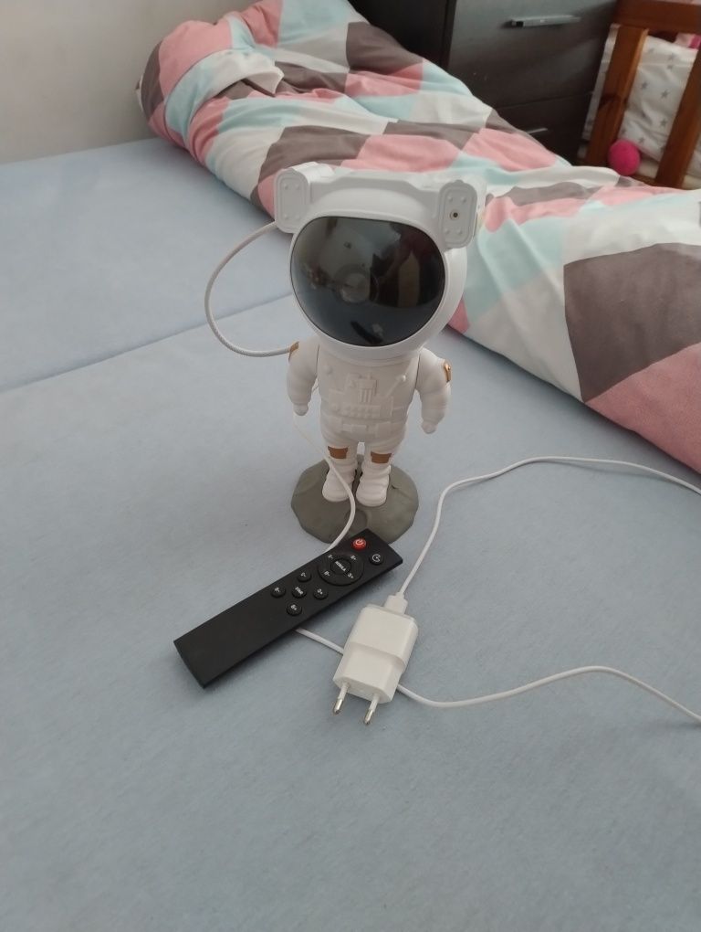 Projektor gwiazd Astronauta lampka nocna