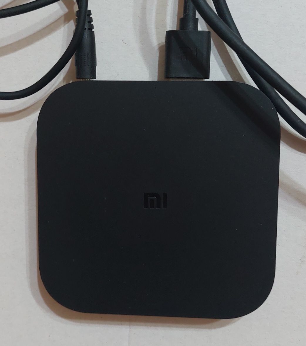Телеприставка MI Box S 4k + конвертер відеосигналу HDMI в AV білий