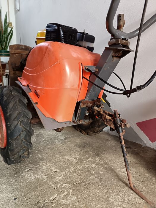 Moto enxada com alfaias