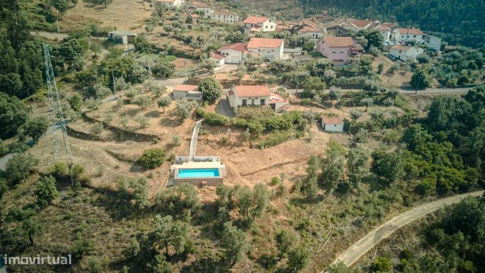 Casa no topo da colina com 3 quartos, piscina, olival e oportunidade d