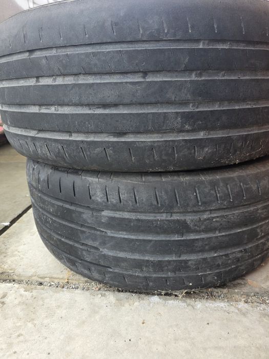 Продам дві шини б/у 245/45R19 102Y