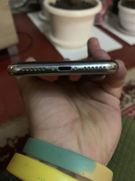 Продам iphone x 64