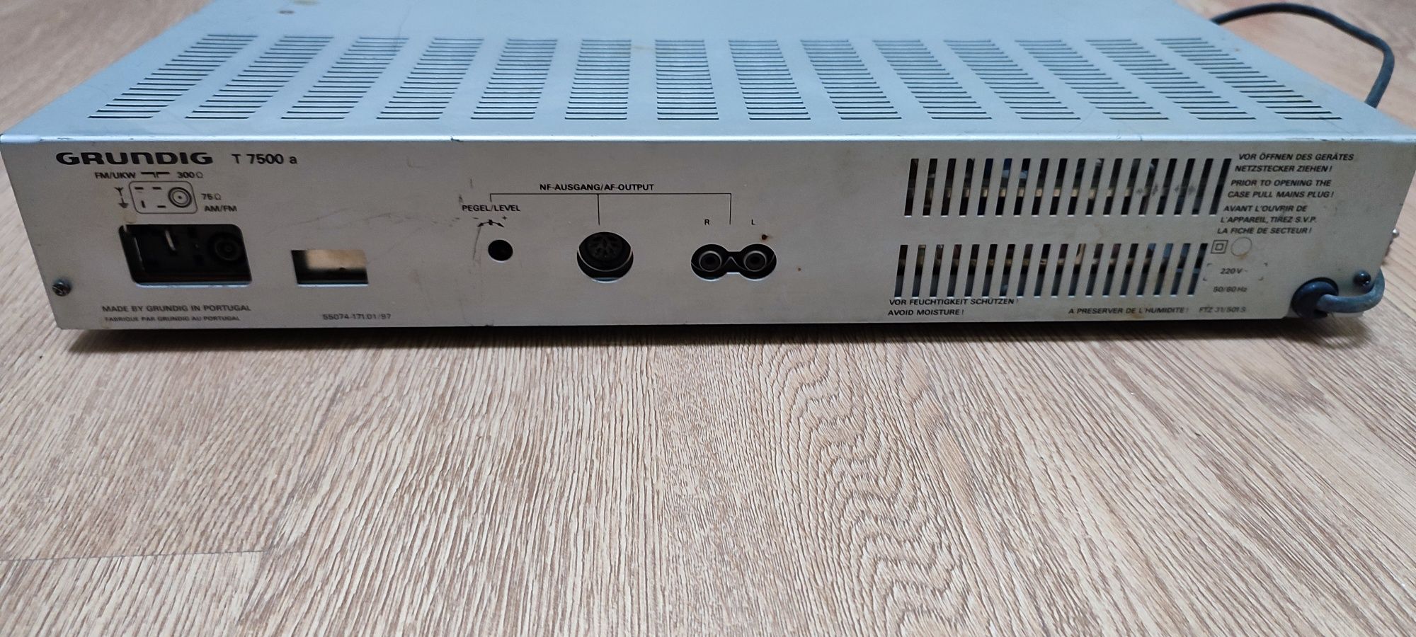 Продам тюнер GRUNDIG T7500