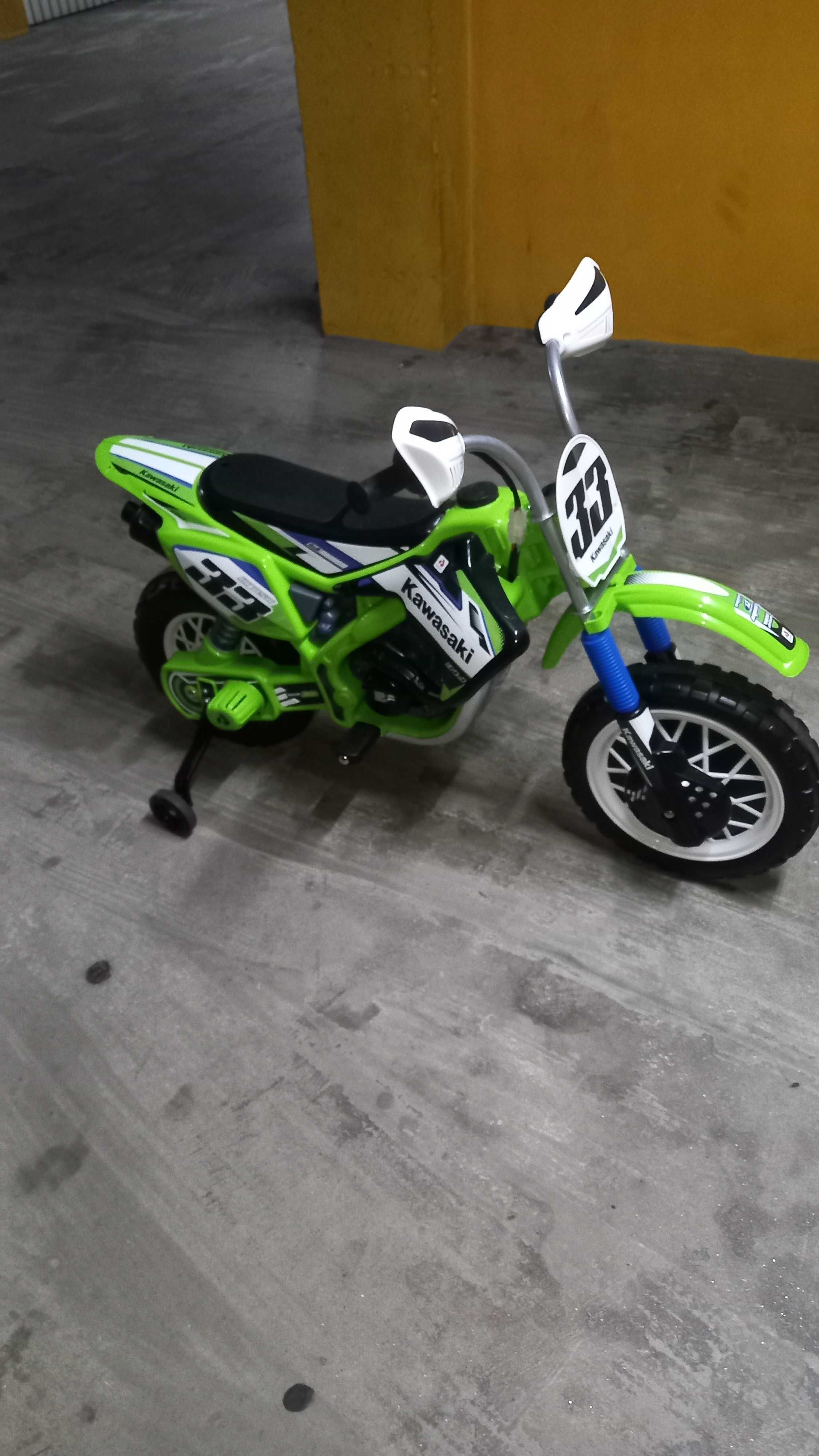 Vendo mota bateria como nova