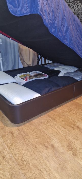 Cama de casal + colchão Ikea com arrumação por baixo 140cm/200cm