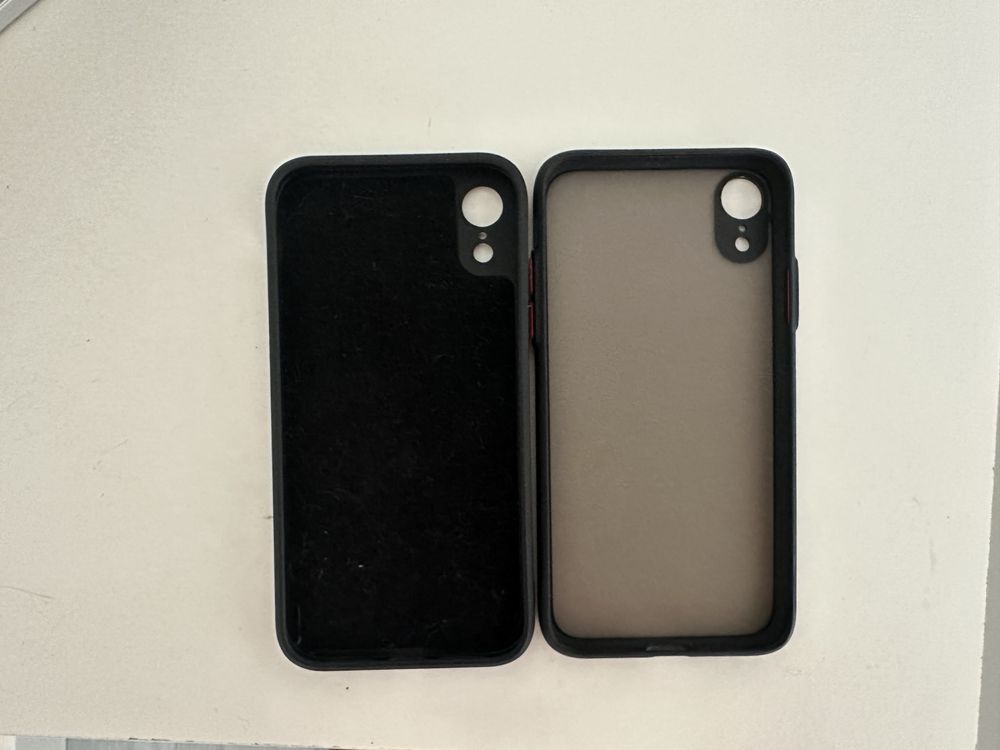 Vendo duas capas iPhone XR praticamente novas