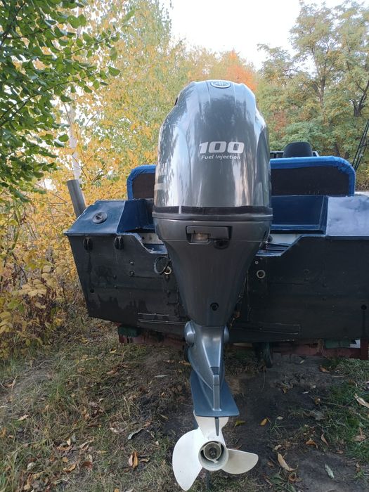 Лодочний  мотор Yamaha 100.