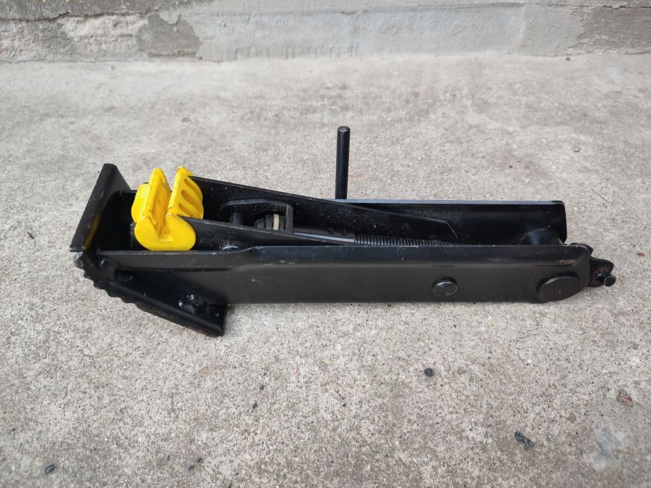 Домкрат Renault рено 350 грн