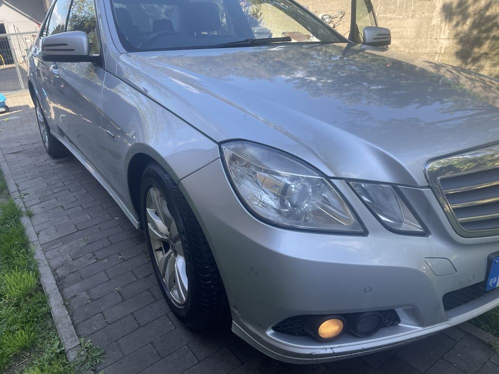 Mercedes E 220 170km ANGLIK