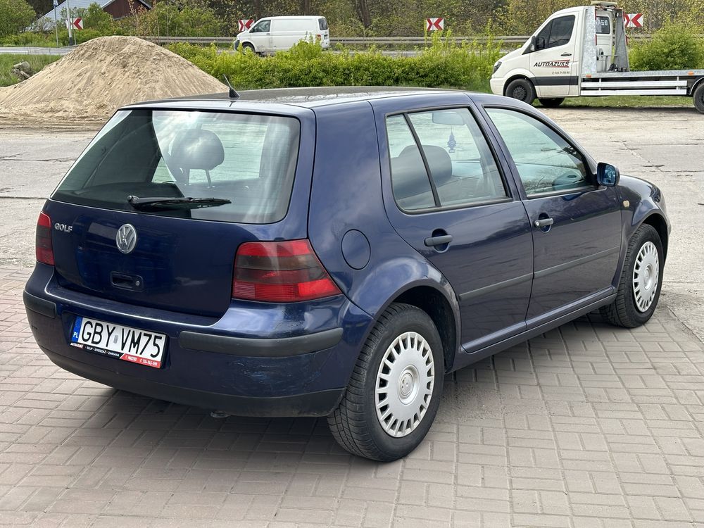 Volkswagen Golf IV 4 1.4 16V 75 KM KLIMA