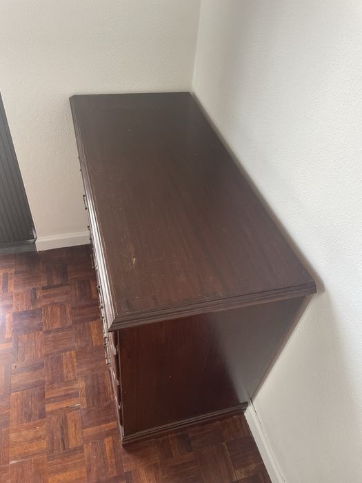 Cômoda em bom estado