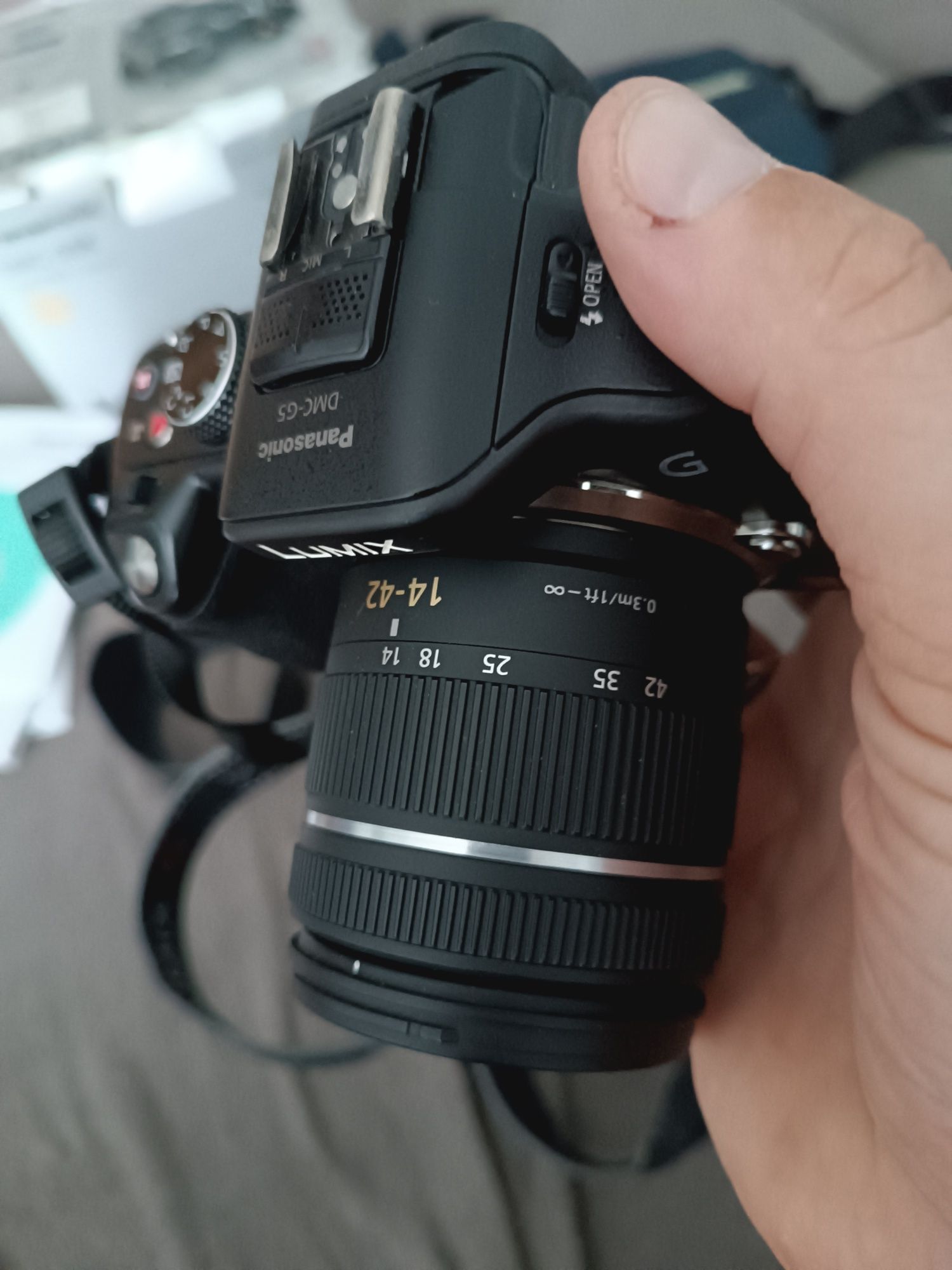 Panasonic Lumix DMC-G5 Czarny + 14-42mm