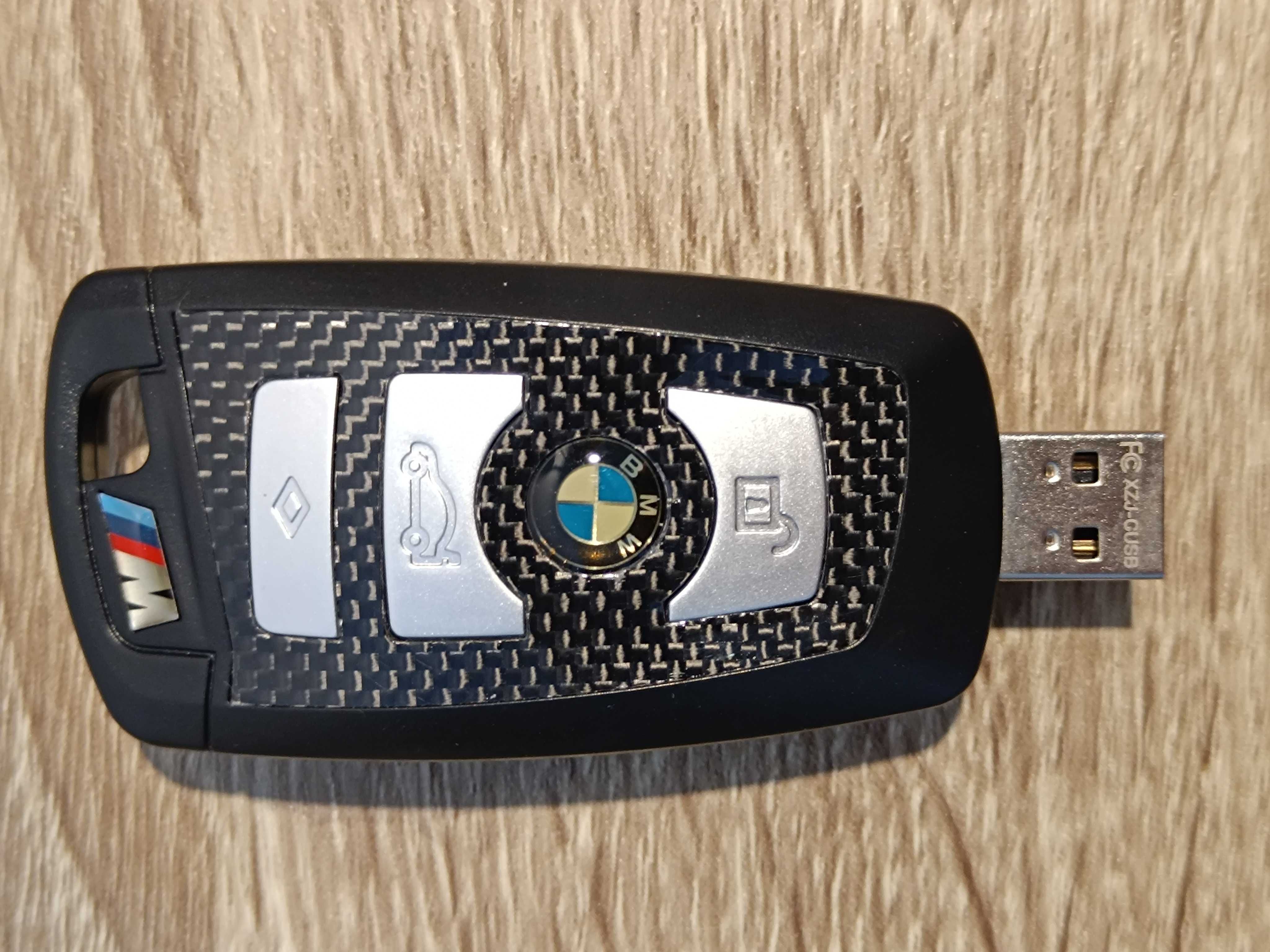 Pendrive BMW w kształcie pilota 8 GB Carbon