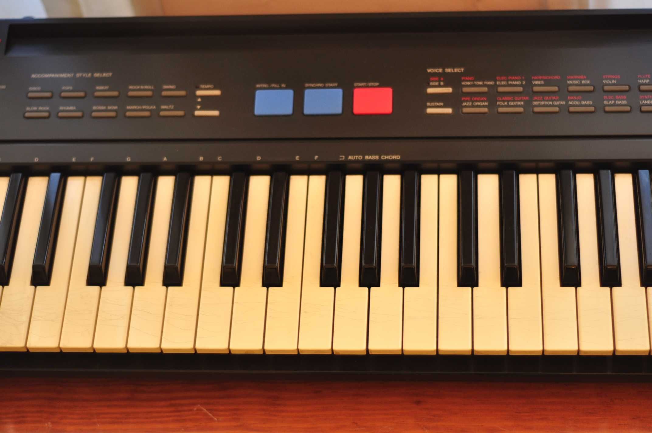 teclado Yamaha PSR-7 (80's keyboard with lush FM!)
